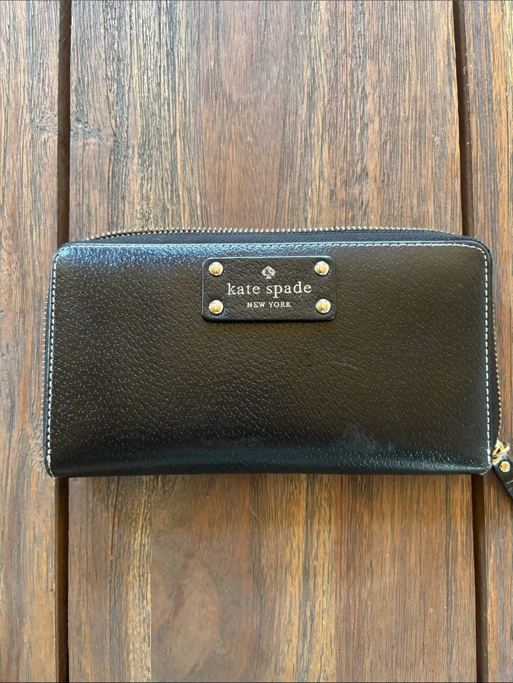 kate spade black leather zip wallet with gold hardware - Picture 1 of 3